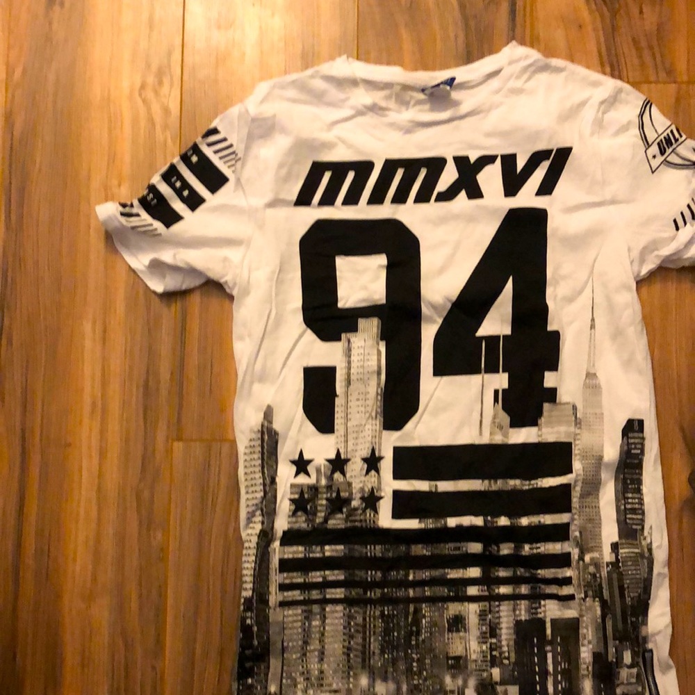 White Graphic tee (H&M)
